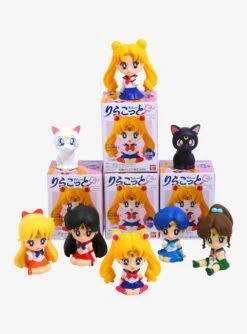 Bandai Shokugan Pretty Guardian Sailor Moon Relaxing Mascot Blind Box Figure