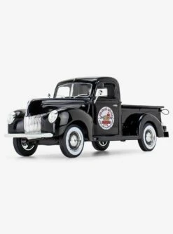 Busted Knuckle Garage 1940 Ford 1/25 Scale Pickup
